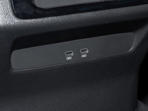 2023380TSI (q)R-LineѲΰ п؅^(q)