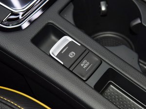 2023款380TSI 耀目版 驻车制动器