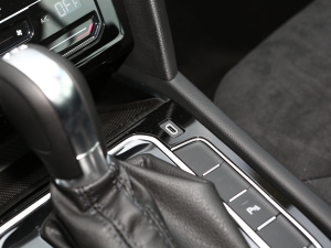 2023Ŀ 330TSI Ŀ п؅^