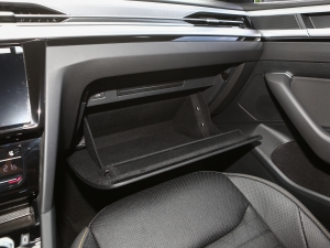 2023款改款 380TSI 夺目版 手套箱