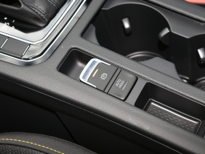 2023款改款 380TSI 夺目版 驻车制动器
