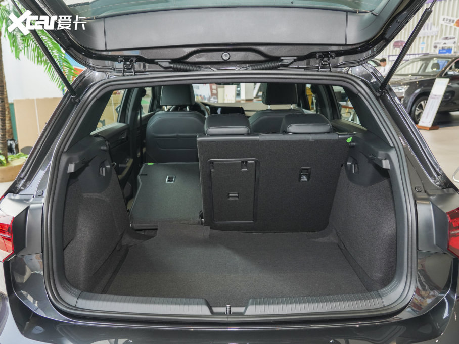 2023��ߠ��� �Ŀ� 280TSI DSG R-Line Lite