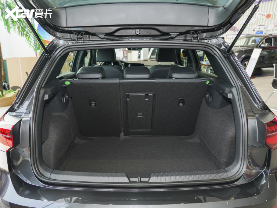 2023��ߠ��� �Ŀ� 280TSI DSG R-Line Lite