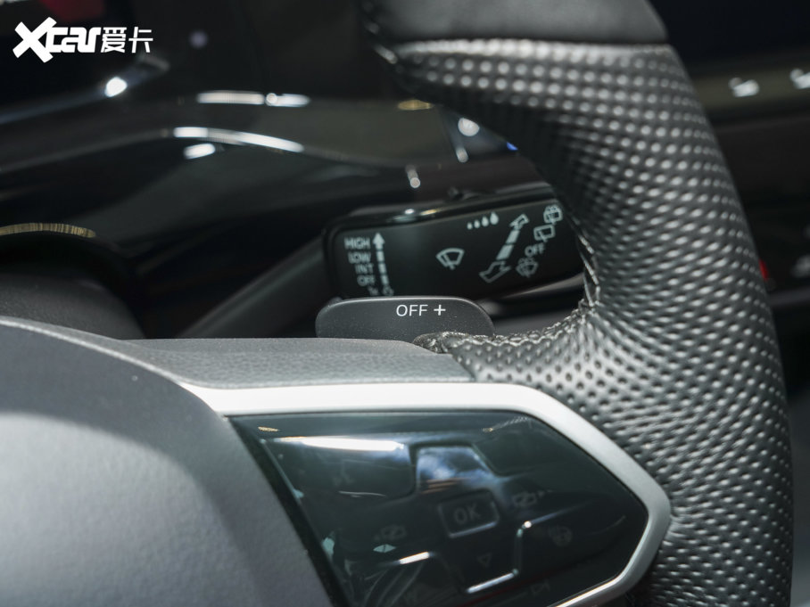 2023��ߠ��� �Ŀ� 280TSI DSG R-Line Lite