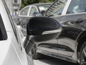 2023280TSI DSG R-Line Lite ^