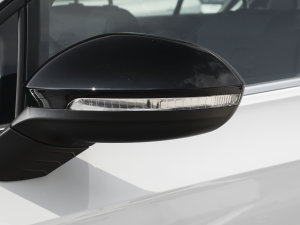 2023280TSI DSG R-Line Lite ^