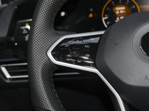 2023280TSI DSG R-Line Lite п؅^