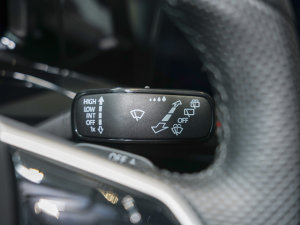 2023Ŀ 280TSI DSG R-Line Lite п؅^(q)