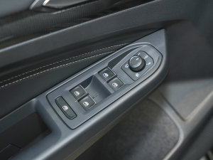 2023Ŀ 280TSI DSG R-Line Lite п؅^(q)