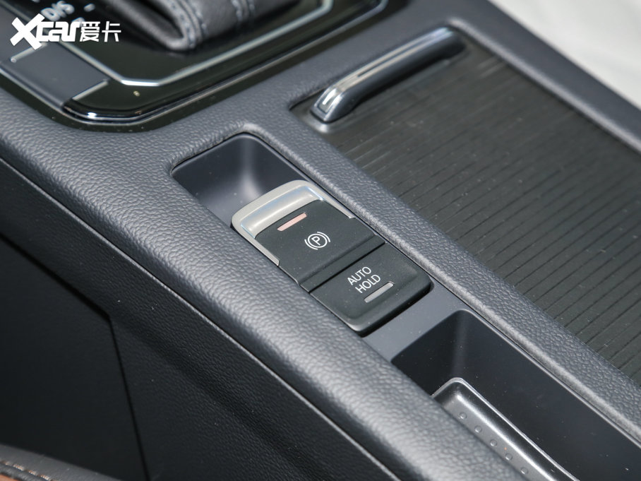 2023~v 200fvo 330TSI DSGA