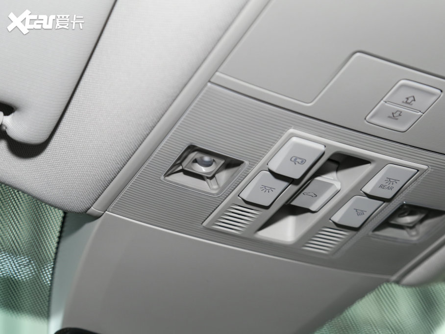 2023~v 200fvo 330TSI DSGA