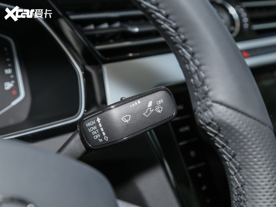 2023~v 200fvo 330TSI DSGA