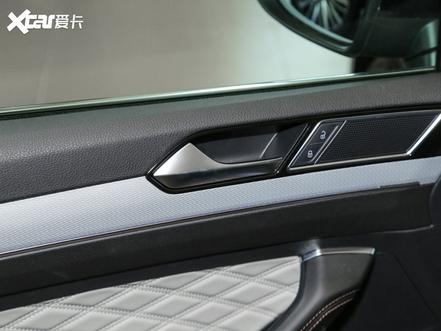 2023���~�v 200�f�v�o��� 330TSI DSG���A��