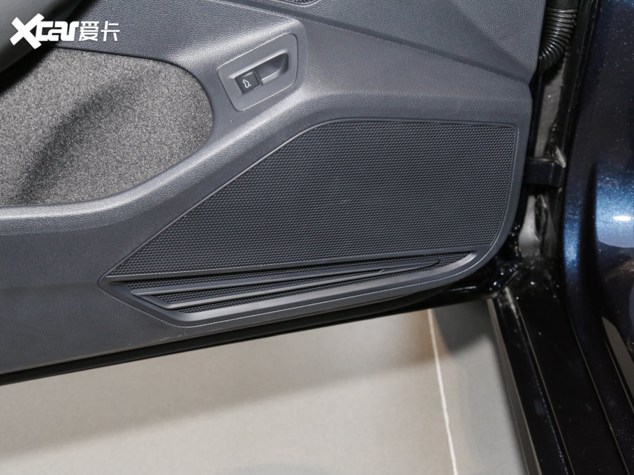 2023~v 200fvo 330TSI DSGA