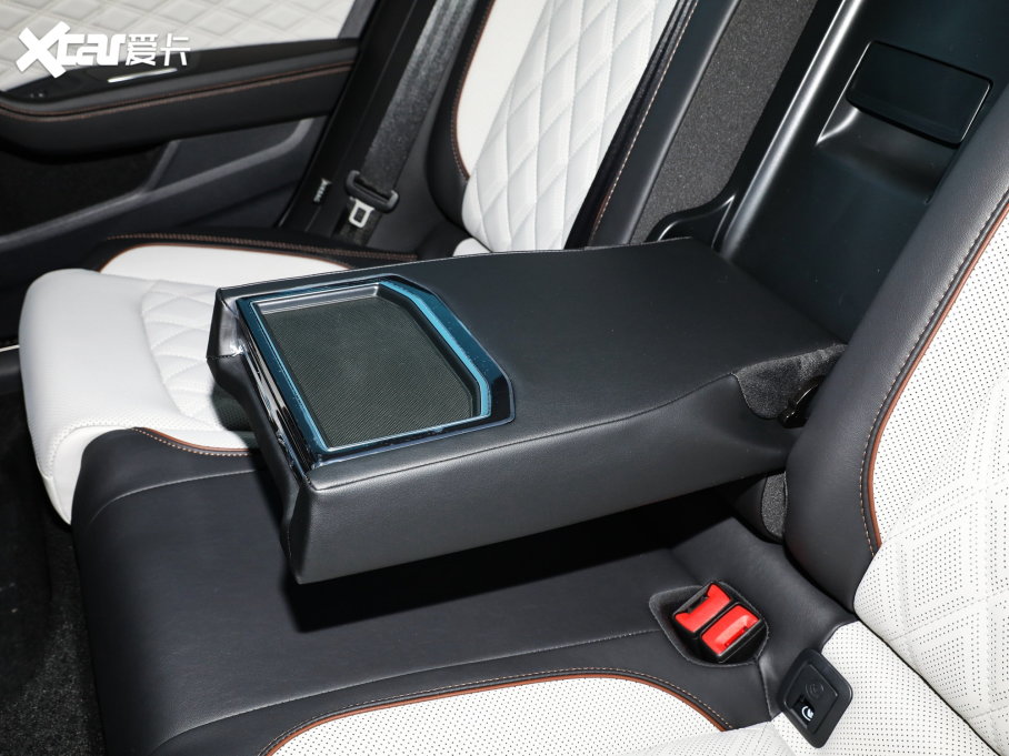 2023���~�v 200�f�v�o��� 380TSI DSG��Ş��