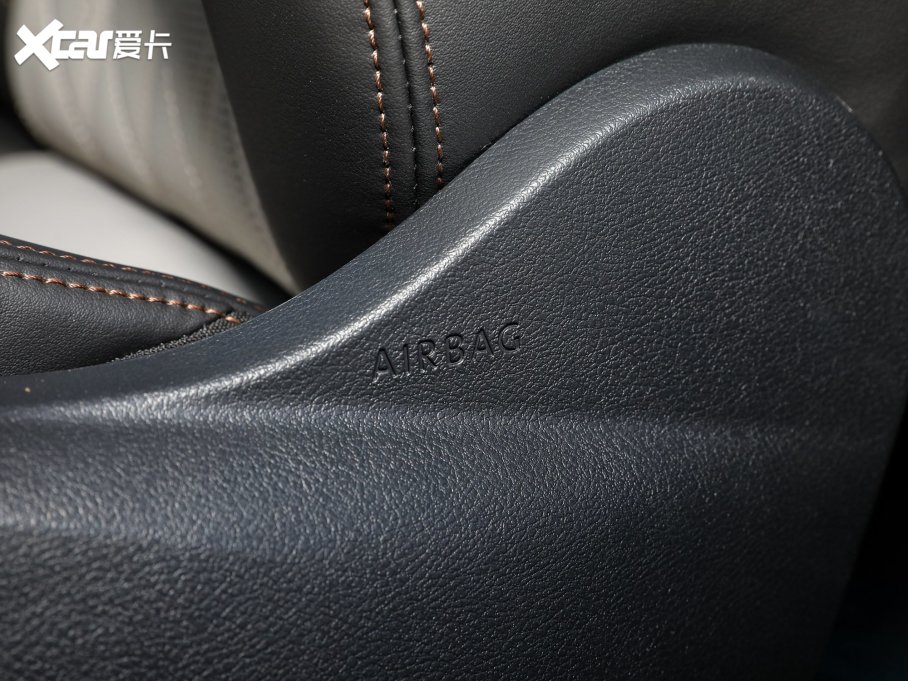 2023���~�v 200�f�v�o��� 380TSI DSG��Ş��