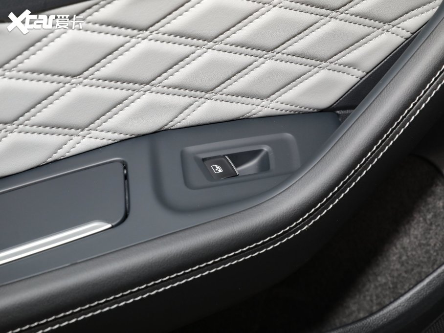 2023���~�v 200�f�v�o��� 280TSI DSG�I����