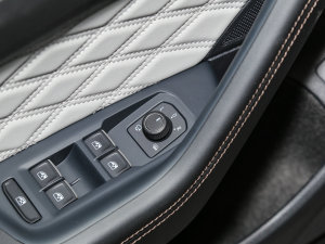 2023200fvo(j) 330TSI DSGA п؅^(q)