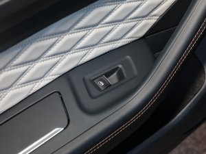 2023200f(wn)vo(j) 380TSI DSGŞ ܇(ch)ƅ^(q)