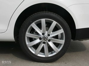 2010款1.8T 自动冠军版 轮圈