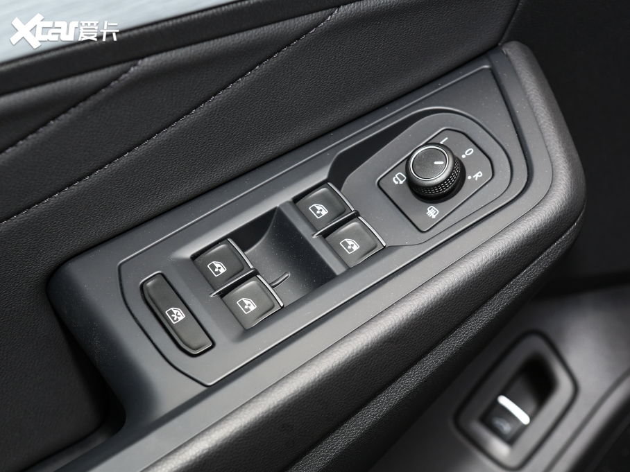 2023 Ŀ 380TSI (q)AѾPro 6