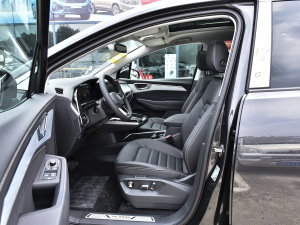 2023款380TSI 四驱豪华佳境版Pro 前排空间