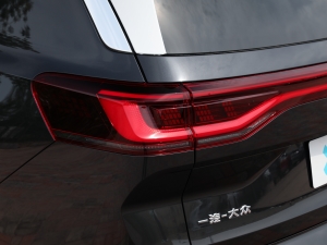 2023款改款 530TSI 四驱旗舰胜境版Pro 6座 尾灯