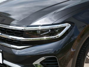 2023款改款 380TSI 四驱豪华佳境版Pro 6座 大灯