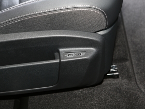 2023Ŀ 380TSI (q)AѾPro 6 п؅^(q)