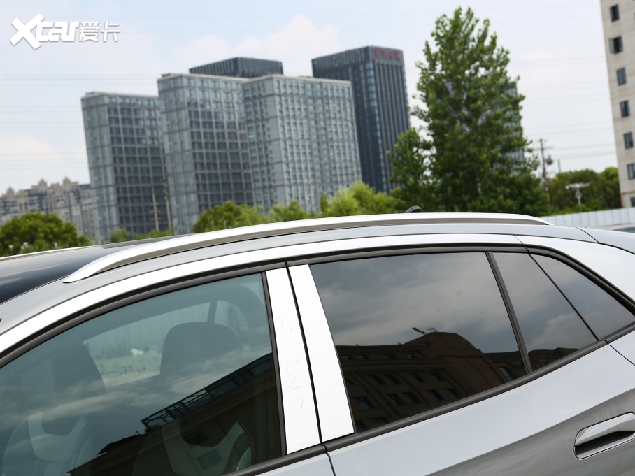 2023I(lng)D.4 CROZZ ACTIVE(l)