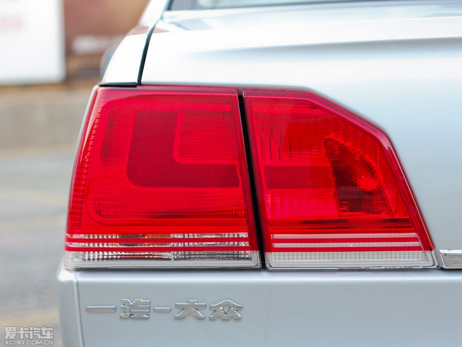 2010_(d) 1.6L ǰl(wi)