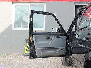 2010款1.6L 伙伴 驾驶位车门