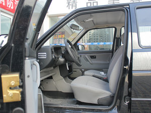 2010款1.6L 伙伴 前排空间