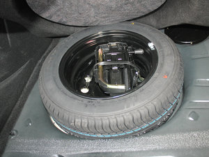 2010款1.6L 伙伴 备胎