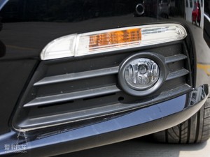 2010款2.0T 至尊版 前雾灯