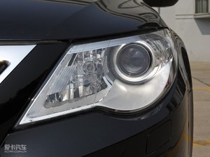 2010款2.0T 至尊版 大灯