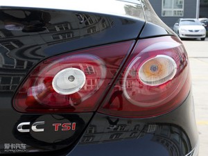2010款2.0T 至尊版 尾灯