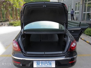 2010款2.0T 至尊版 行李厢空间
