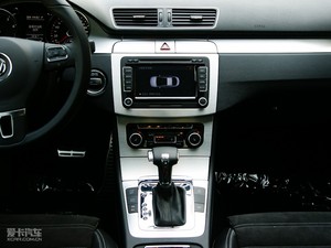 2010款2.0T 至尊版 中控台