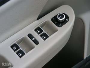 20111.8T քm {܇ƅ^(q)	