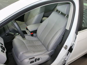 2011款1.4T DSG精英版 主驾驶座椅