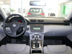 2011款1.4T DSG精英版 内饰全景