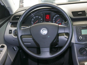 2011款1.4T DSG精英版 方向盘