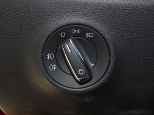 20111.4T DSG Sportline п؅^