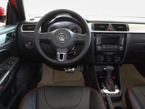 20111.4T DSG Sportline п؅^