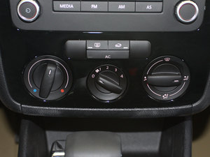 20111.4T DSG Sportline {{