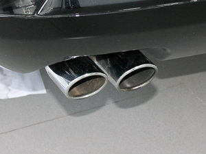 2011款1.8T 手动冠军版 排气管