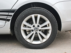 2011款1.4T DSG豪华版 轮圈