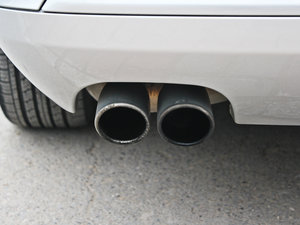 2011款1.4T DSG豪华版 排气管