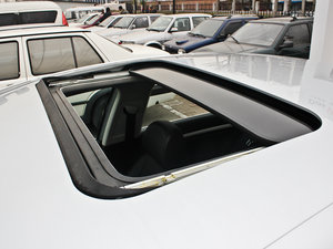 2011款1.4T DSG豪华版 车顶